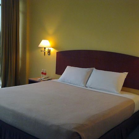 Hotel Caliber Куала Лумпур Екстериор снимка
