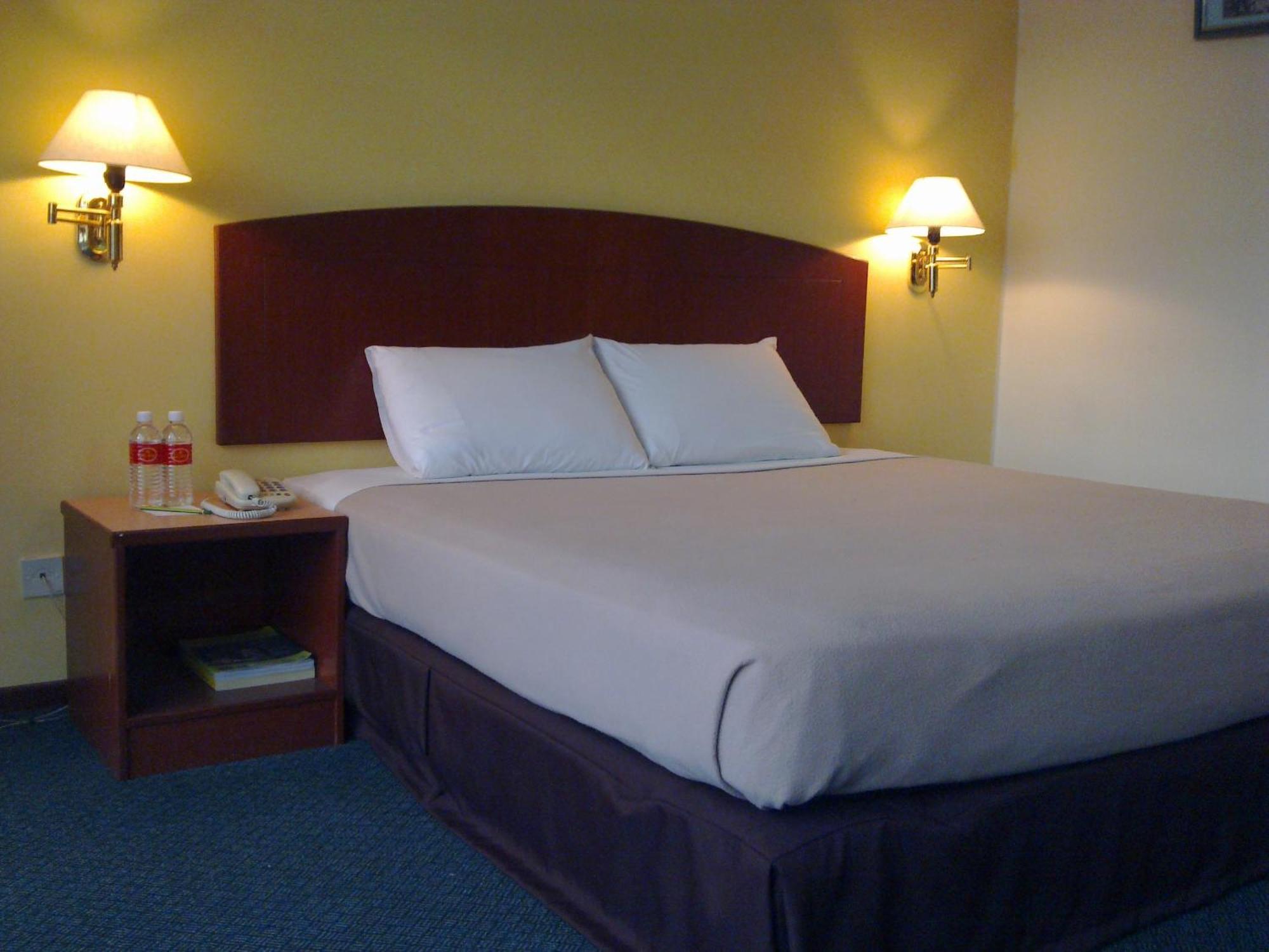 Hotel Caliber Куала Лумпур Екстериор снимка