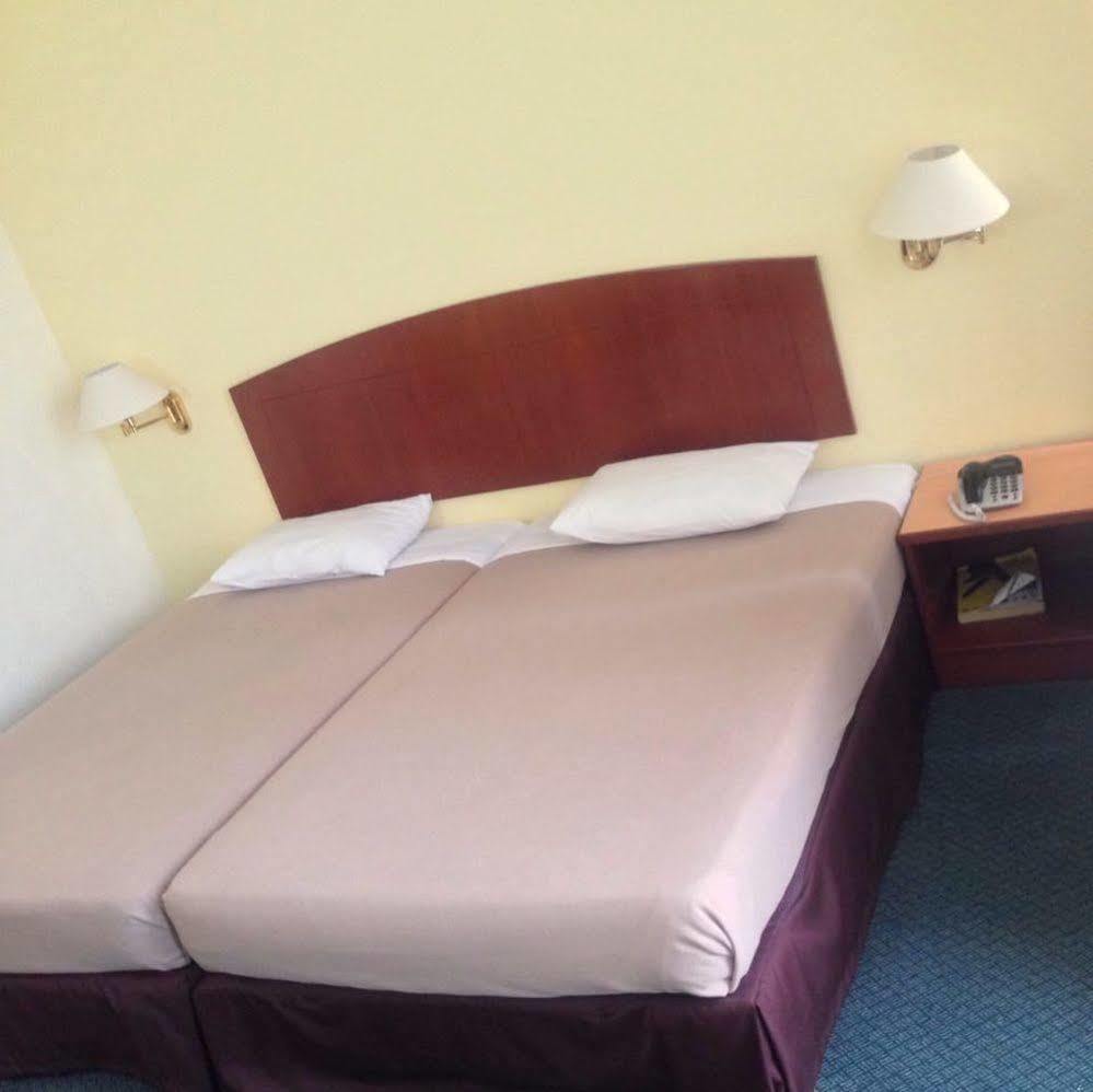 Hotel Caliber Куала Лумпур Екстериор снимка